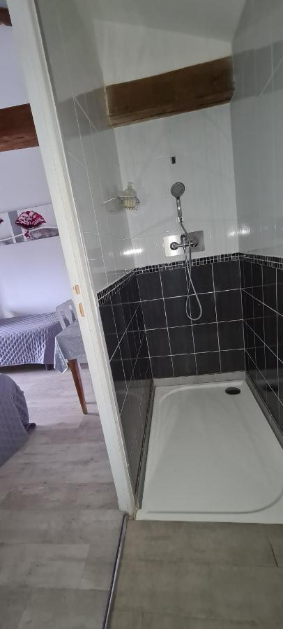 A La Gloriette Bed & Breakfast Neuville-de-Poitou Ngoại thất bức ảnh
